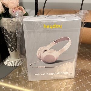 heyday Wired Headphones in White
